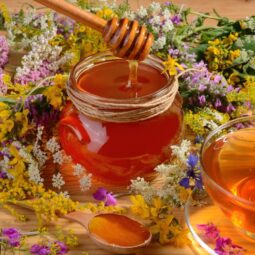 7 μοναδικά οφέλη για την υγεία από το μέλι